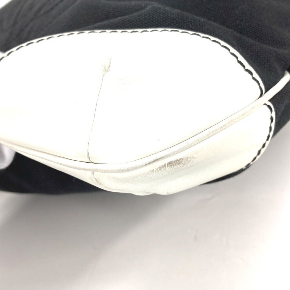 CHANEL Black Leather Shoulder Bag - Picture 6 of 16